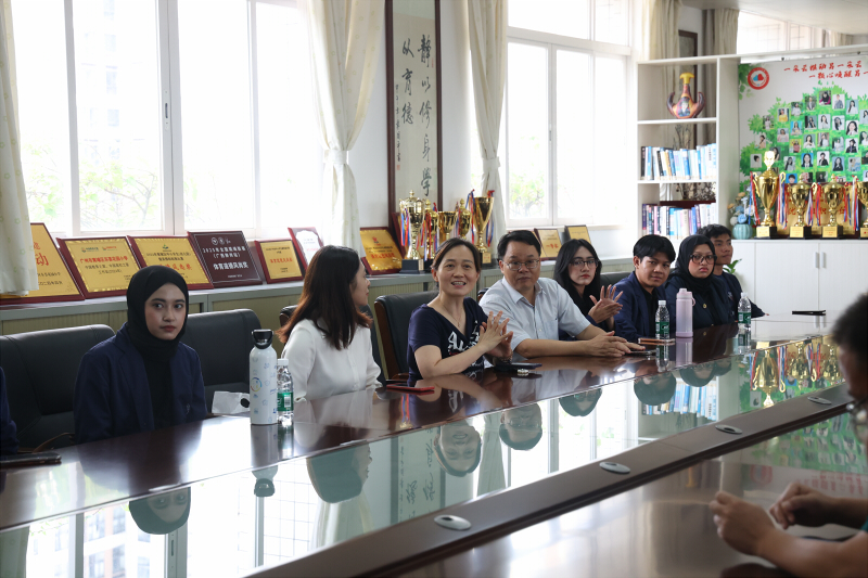 4 座谈会.jpg